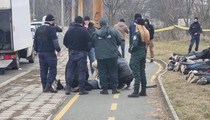 Над 10 пъти падна тарифата за трафик на нелегални бежанци през България