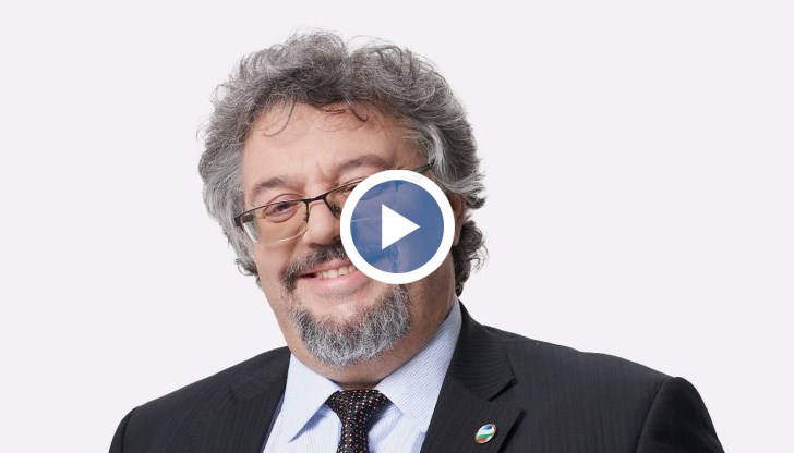 ГЕРБ ни шантажират, че нещата трябва непременно да са под формата на коалиция, допълни той