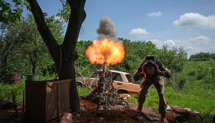 Украинските сили превземат села и се окопават под огъня на руската артилерия