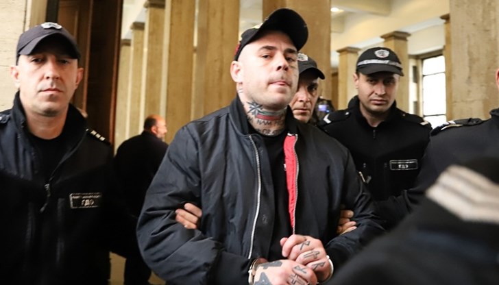 Обвинението е за шофиране с фалшива книжка месеци преди катастрофата на „Черни връх”