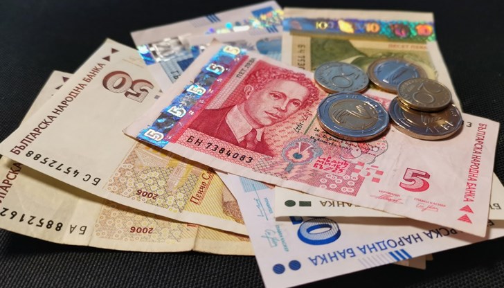 Минималната работна заплата се определя за работа при пълно работно време за 8 часа дневно, 5 дни седмично