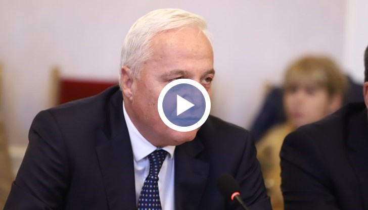 Някой иска да овладее Сметната палата и да я направи имитационна институция, коментира бившият шеф на Сметната палата