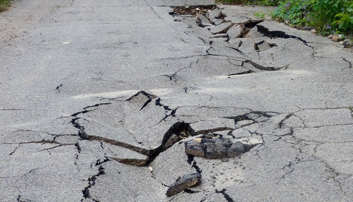 Причината е поройният дъжд, който е съсипал част от инфраструктурата в общинския център и селата Орсоя и Сталийска махала