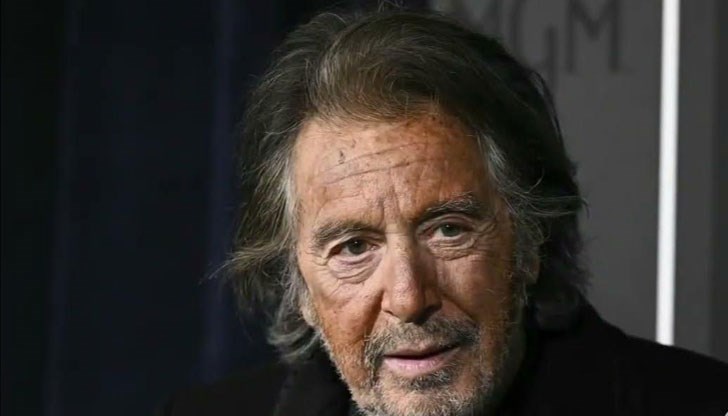 Четвъртото дете на актьора е момченце