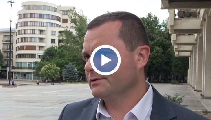 Момичето е с наранена ръка, допълни градоначалникът