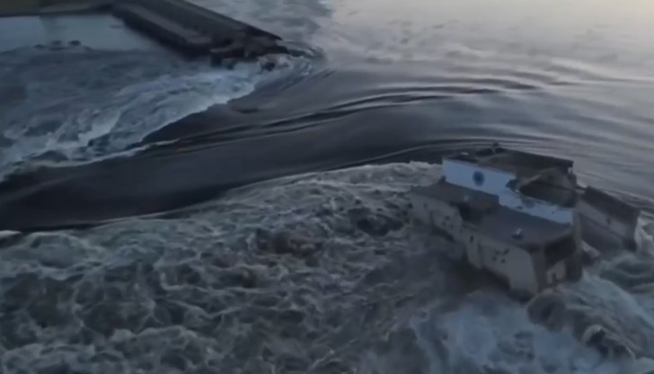 В река Днепър са попаднали 150 тона машинно масло и има опасност от разливането на още 300