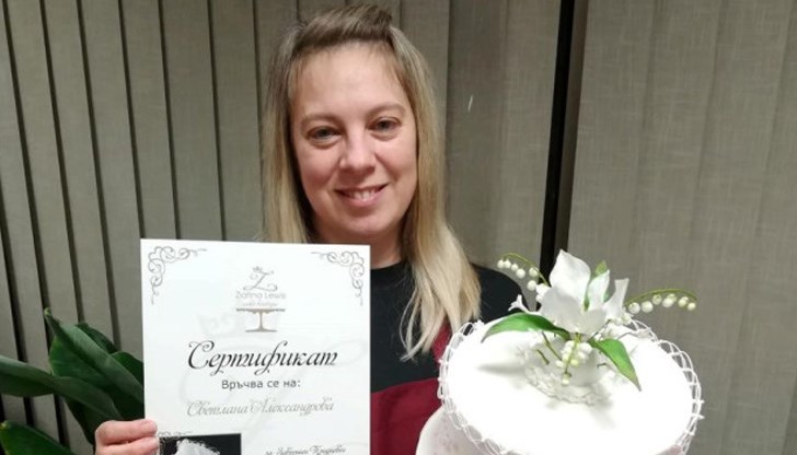 Светлана Александрова впечатли журито от топ световни сладкари с фигурката на пате на едноетажна торта