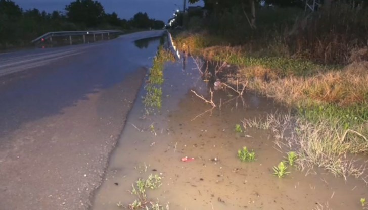 В селата Хайредин и Михайлово язовир "Огоста" преля