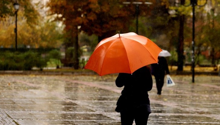 Очакват се интензивните валежи в Западна България да продължат
