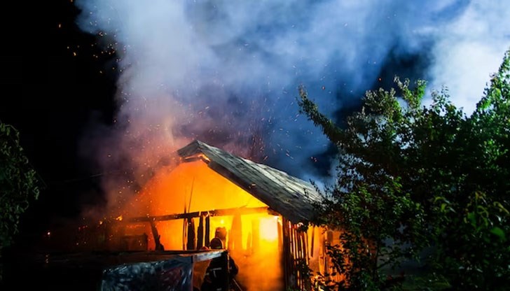 Късо съединение в електрическото табло за трифазен ток най-вероятно е причинило пожара Късо съединение в електрическото табло за трифазен ток най-вероятно е причинило пожара