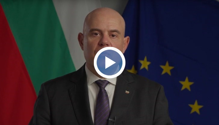 Бившият главен прокурор излезе с извънредно обръщение към нацията