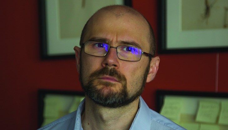 Досега реформите в правосъдието бяха обвивани в европейски целофан, но под него се получаваше нещо съвсем друго, заяви експертът Досега реформите в правосъдието бяха обвивани в европейски целофан, но под него се получаваше нещо съвсем друго, заяви експертът