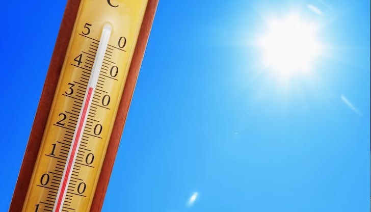 Очакват се краткотрайни гръмотевични валежи с риск от градушка Очакват се краткотрайни гръмотевични валежи с риск от градушка