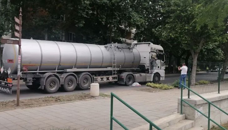 Жената е пресичала на зелен светофар