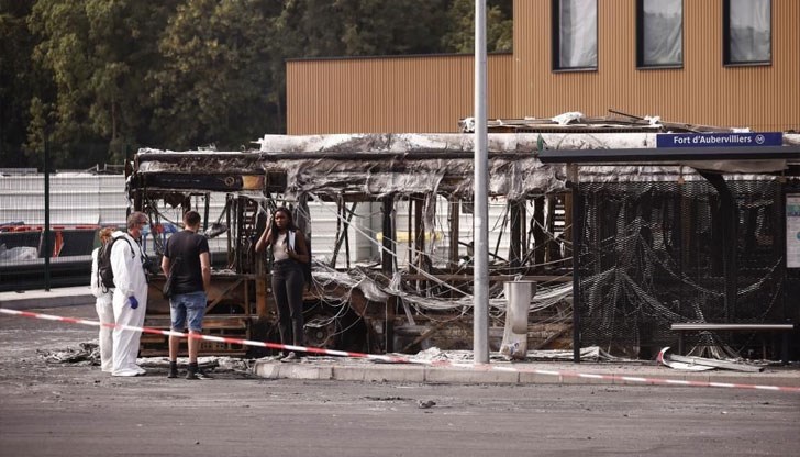 Страната е обхваната от масови сблъсъци и безредици