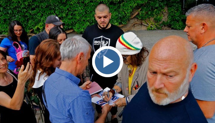 Късметлии успяха да се снимат със звездите от „Холивудските вампири”