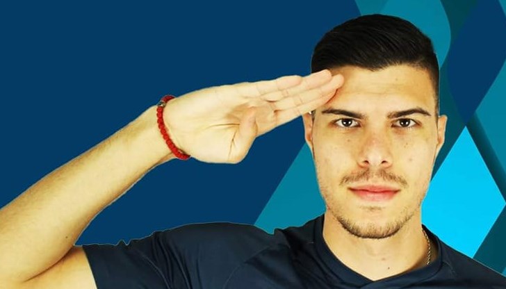 През последната кампания 198-сантиметровият играч записа 31 мача и 2 гола във Втора лига През последната кампания 198-сантиметровият играч записа 31 мача и 2 гола във Втора лига