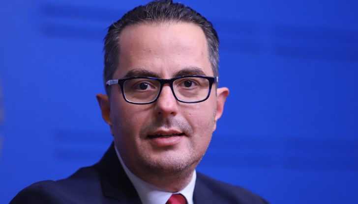 В момента се извършва преврат, счита депутатът от партия Възраждане В момента се извършва преврат, счита депутатът от партия Възраждане