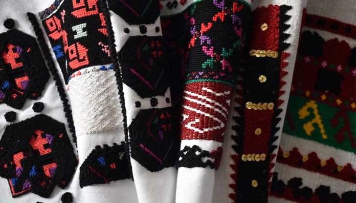 Изложбата ще бъде съпътствана от практически уъркшопи за везане на шевици, които ще се проведат в Историческия музей Изложбата ще бъде съпътствана от практически уъркшопи за везане на шевици, които ще се проведат в Историческия музей