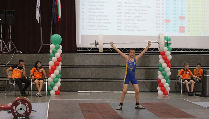 В надпреварата ще се включат близо 340 тежкоатлети във всички възрастови групи В надпреварата ще се включат близо 340 тежкоатлети във всички възрастови групи