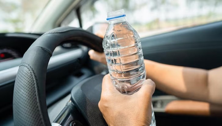 Проучвания в университета Флорида сочат, че течността в нагрято пластмасово шише става канцерогенна