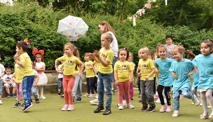 Деца с големи сърца - доброто започва от нас! Деца с големи сърца - доброто започва от нас!