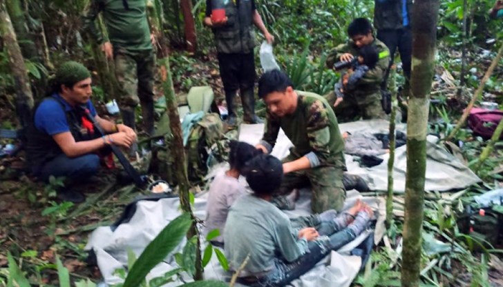 Децата са били на борда на самолет, който катастрофира в джунглата на 1 май