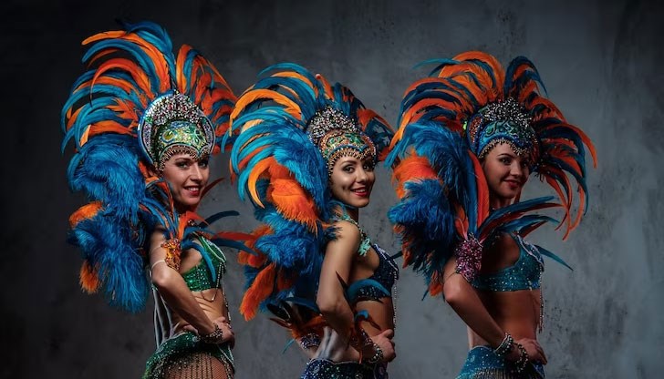 Карнавална дискотека на открито и заря ще закрият събитието