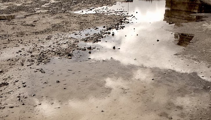 Водите на река Черна Места са излезли от коритото си