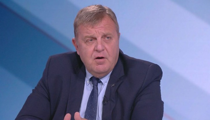 По думите му управляващите били удобни и на външнополитически фактори заради войната в Украйна