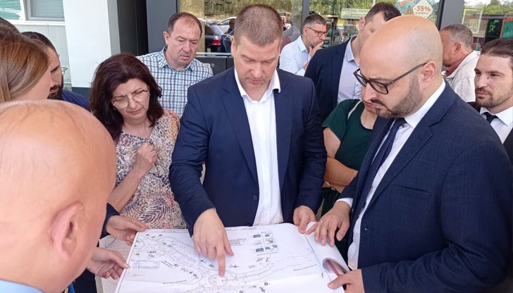Обезопасяват опасното кръстовище за кв. „Зора“ в града, обсъден бе и ремонтът на третокласния път Мъдрец - Обручище
