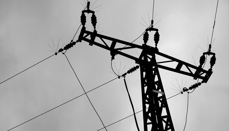 Младата жена е приета в УМБАЛ "Канев" с изгаряния по тялото и с опасност за живота