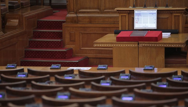 В текста се посочва, че парламентът подкрепя започването на процеса на планиране и приемане на конкретни параметри и времева рамка за членството на Украйна в Алианса В текста се посочва, че парламентът подкрепя започването на процеса на планиране и приемане на конкретни параметри и времева рамка за членството на Украйна в Алианса