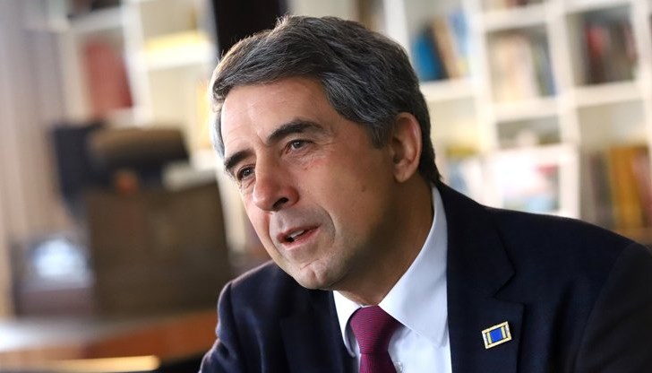 Около Румен Радев има само агенти на "Държавна сигурност", допълни още Плевнелиев Около Румен Радев има само агенти на "Държавна сигурност", допълни още Плевнелиев