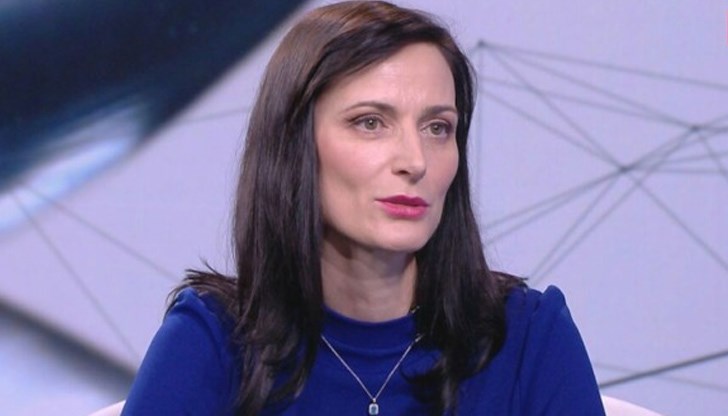 Относно позицията към войната в Украйна тя смята, че България трябва да има ясна позиция, за да може после да участва във възстановяването на Украйна