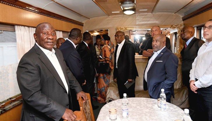 Държавните глави на редица страни се срещнаха с руския президент Държавните глави на редица страни се срещнаха с руския президент