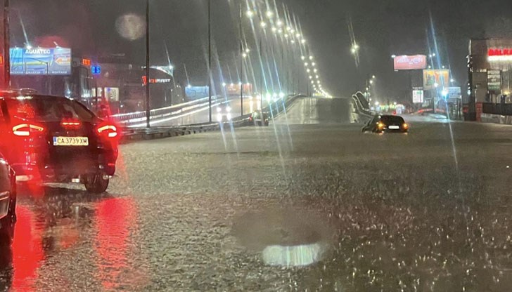 Вместо да си изберат за кмет мениджър, архитект, инженер, да изисква, софиянци (повечето провинциалисти), си избират три пъти учителница от Самоков, която хабер си няма, само параван и кукла на конци, смята Иван Бакалов Вместо да си изберат за кмет мениджър, архитект, инженер, да изисква, софиянци (повечето провинциалисти), си избират три пъти учителница от Самоков, която хабер си няма, само параван и кукла на конци, смята Иван Бакалов