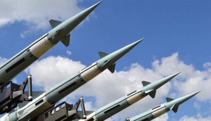 Съединените щати са разположили около 100 тактически ядрени оръжия в пет страни от НАТО