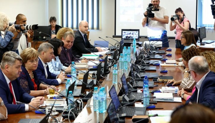 Това се случи след три часа дебати Това се случи след три часа дебати