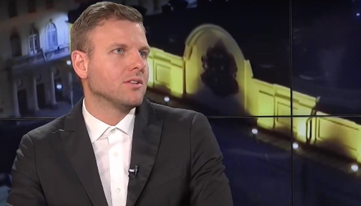 Според политолога животът на новия кабинет зависи от "изпирането" на Борисов Според политолога животът на новия кабинет зависи от "изпирането" на Борисов