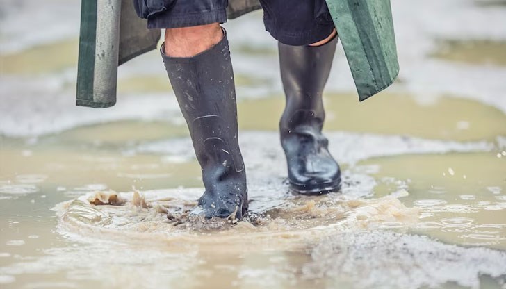 Очакват се краткотрайни валежи и гръмотевични бури Очакват се краткотрайни валежи и гръмотевични бури