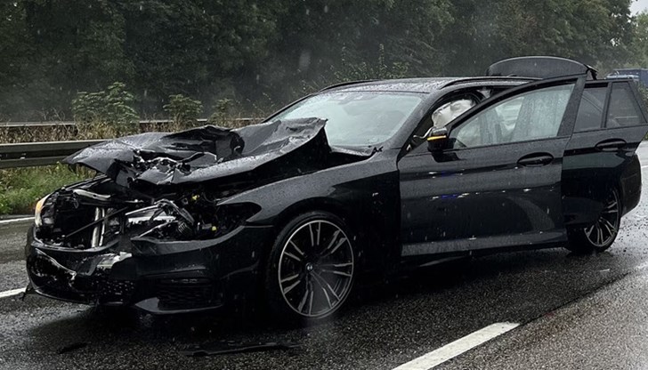 Удариха се два леки автомобила Удариха се два леки автомобила