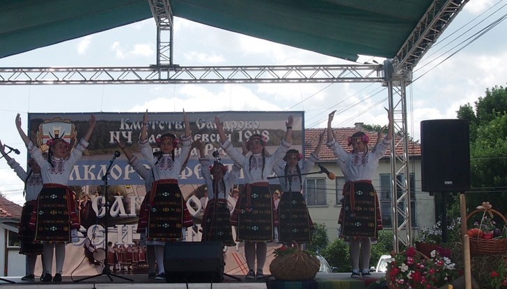 Фолклорният фестивал „Сандрово пее и танцува“ ще започне в 11:30 ч.