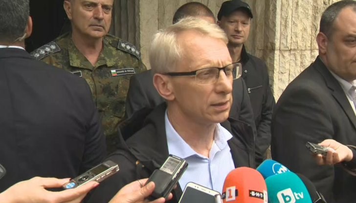 Премиерът присъства лично на заседанието на кризисния щаб за наводненията в област Враца