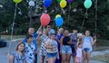 Изпратиха с балони 16-годишния Сашко от Русе за операция в САЩ