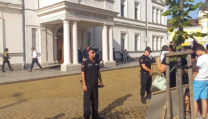 Депутатът Ивайло Мирчев съобщи, че става въпрос за руска DDoS атака