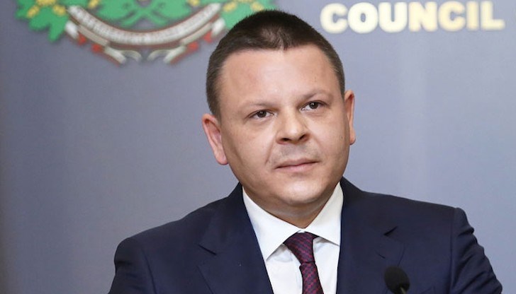 Секретарят по икономика на президента предупреди и за възможност за недостиг на горива