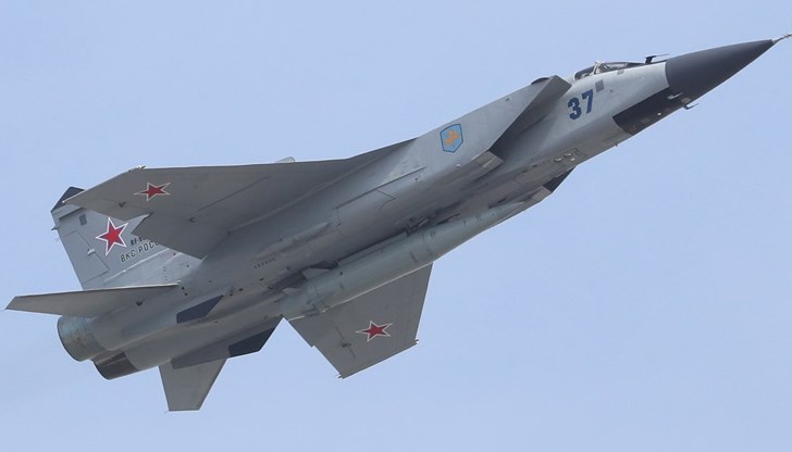 Изтребителят е на въоръжение във военновъздушните сили на СССР и Русия от 80-те години на миналия век