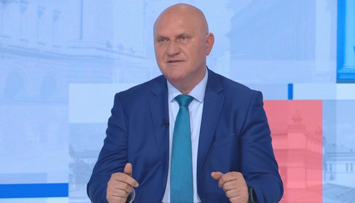 Парите за образование в бюджета за 2023 са увеличени с близо над 700 милиона лева в сравнение с миналата година Парите за образование в бюджета за 2023 са увеличени с близо над 700 милиона лева в сравнение с миналата година