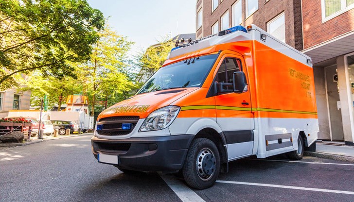 Необезопасеният автомобил на бащата е потеглил на собствен ход и прегазил момченцето